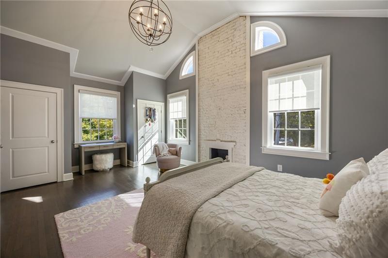 1476 N Highland Avenue NE