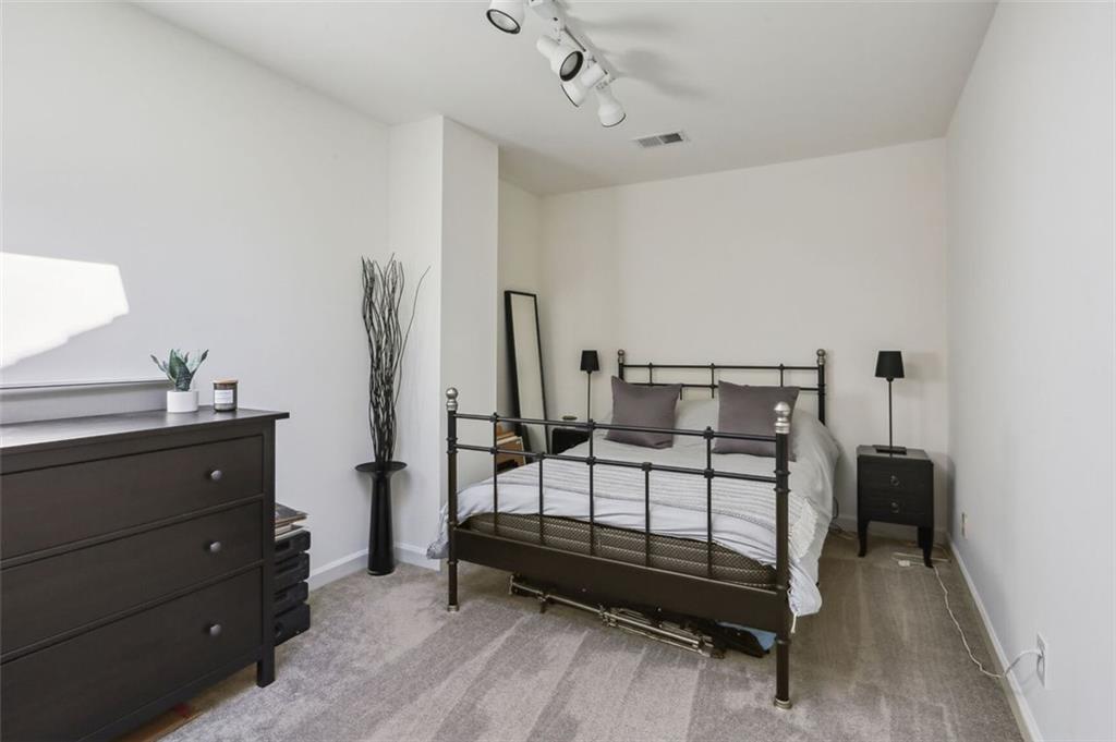 5684 River Oaks Place