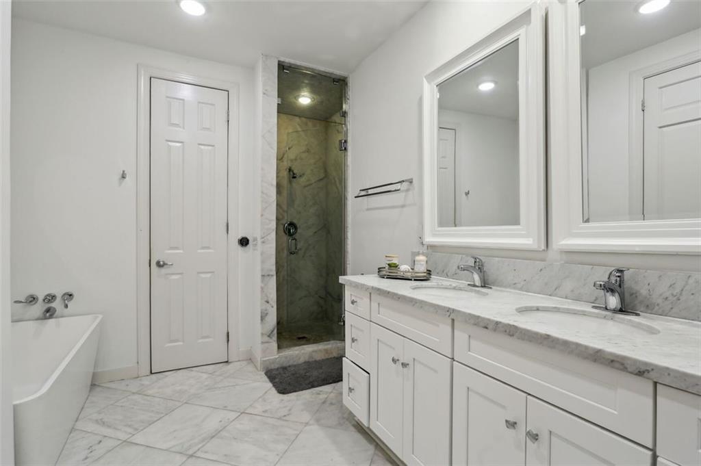 5684 River Oaks Place