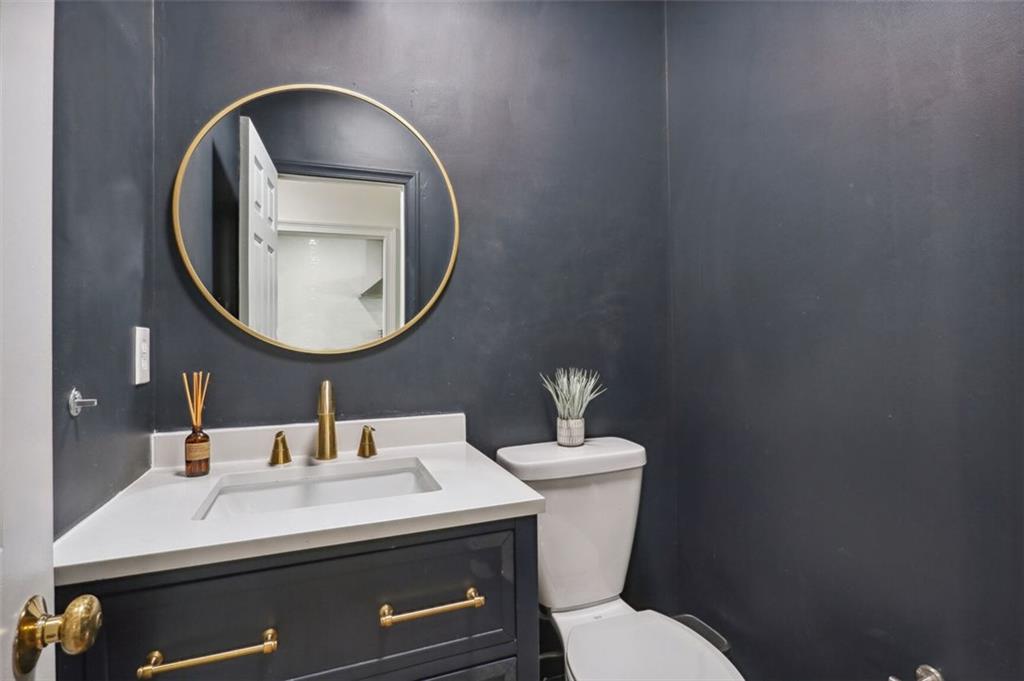 5684 River Oaks Place