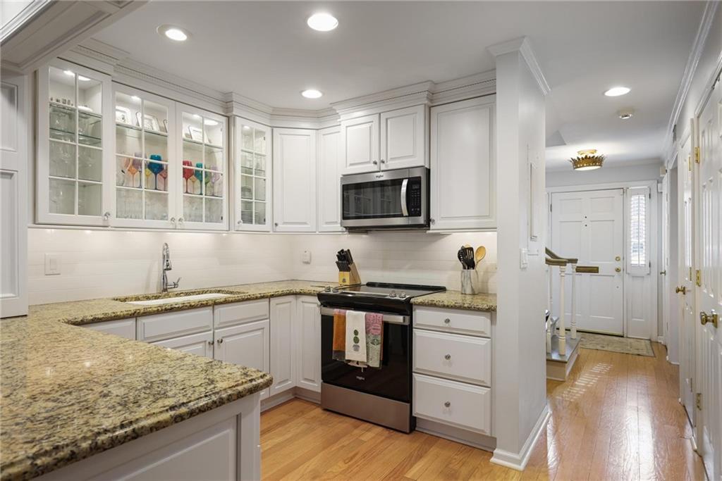 37 Old Ivy Square NE