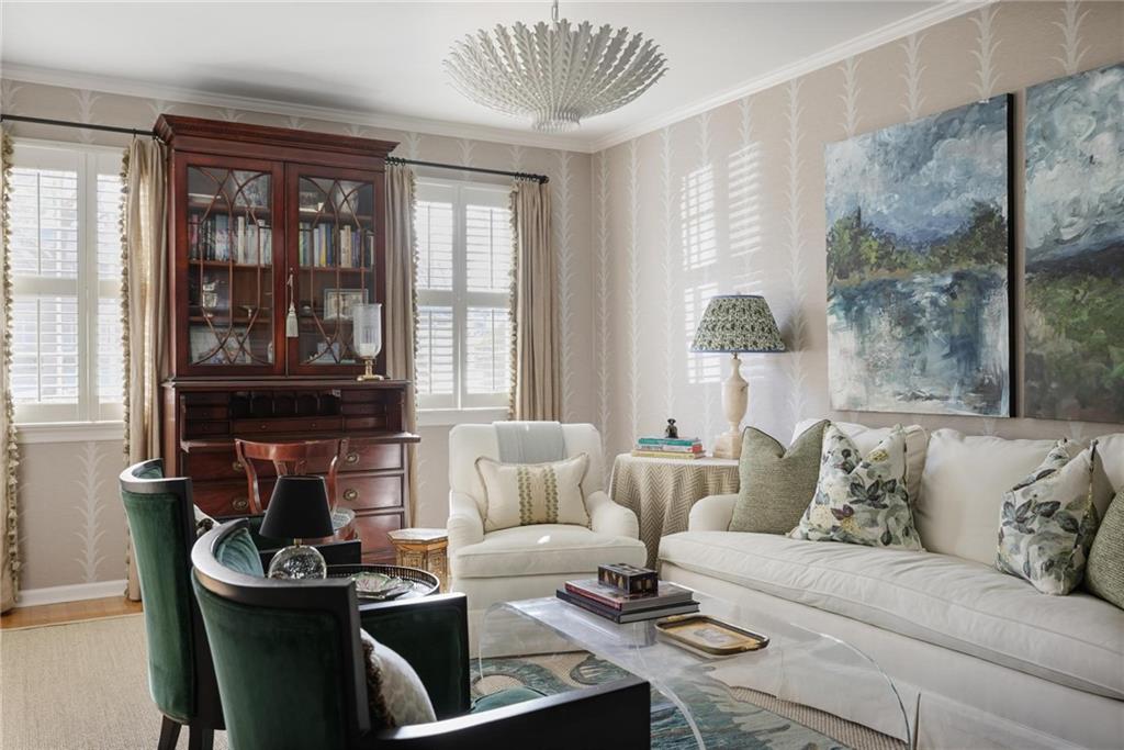 37 Old Ivy Square NE