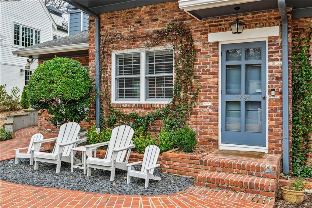 1791 Walthall Drive NW