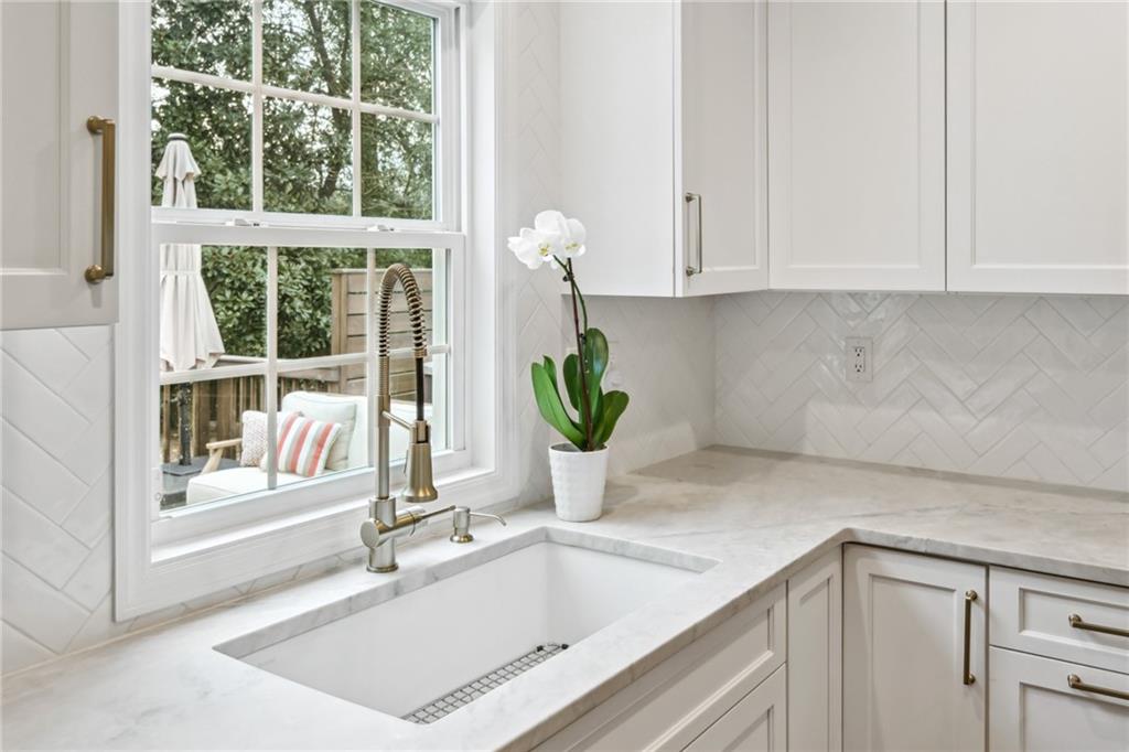 1791 Walthall Drive NW