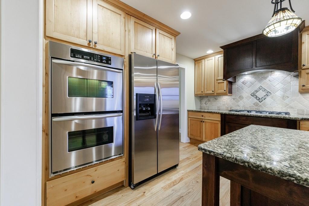 2180 Street Deville NE