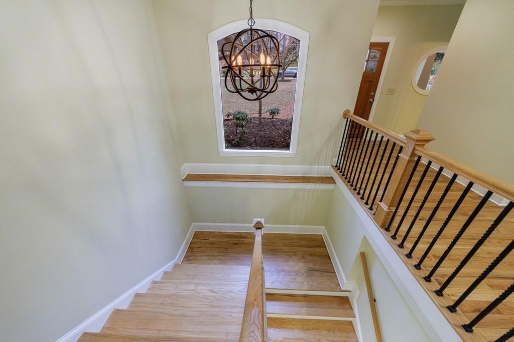 2180 Street Deville NE