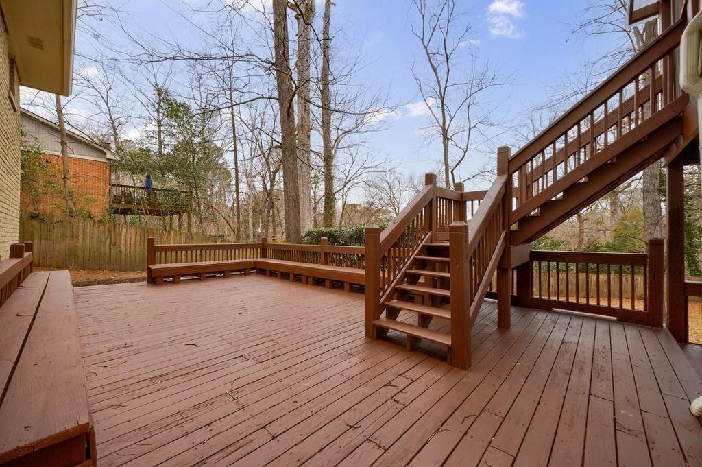 2180 Street Deville NE