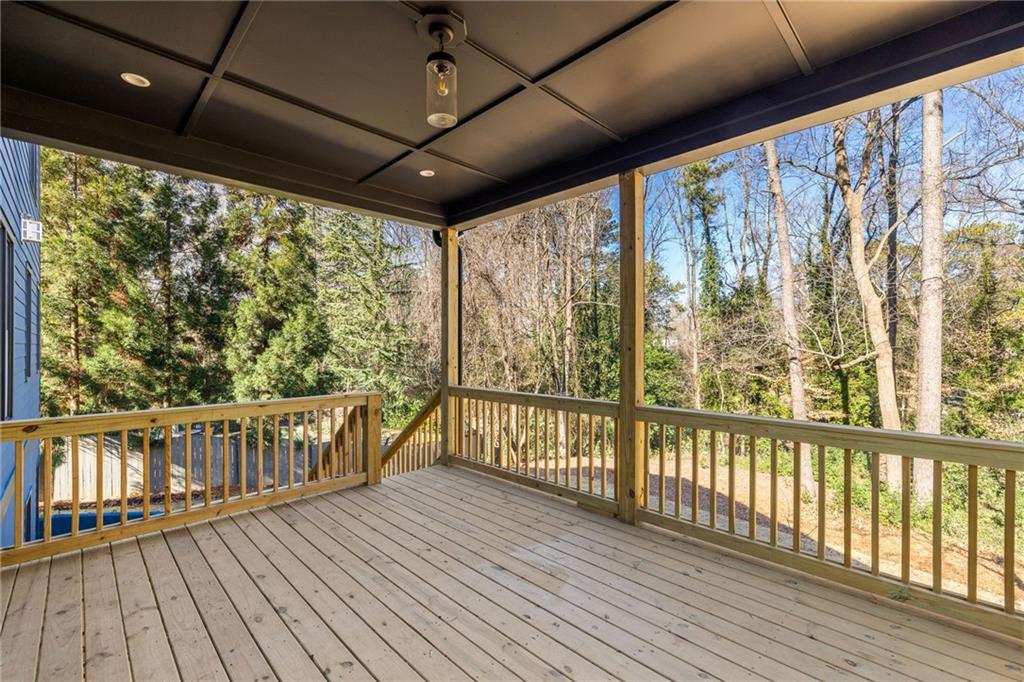 1134 Country Lane NE