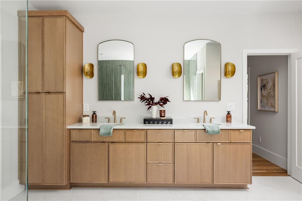 1134 Country Lane NE