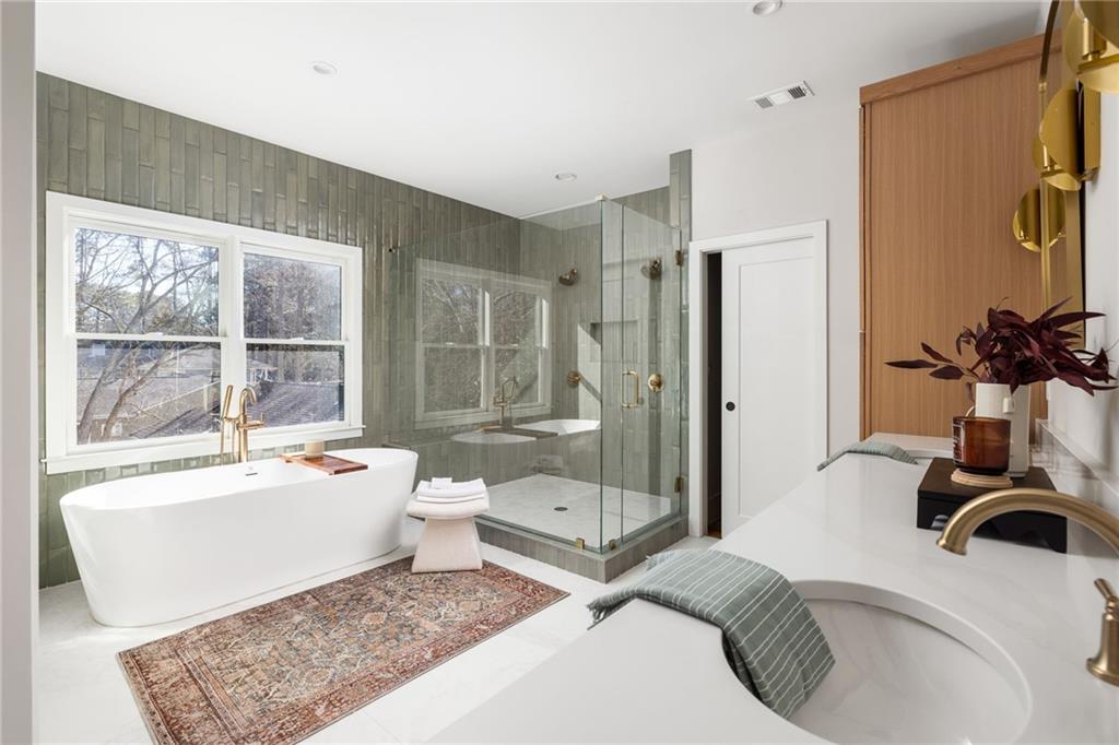 1134 Country Lane NE