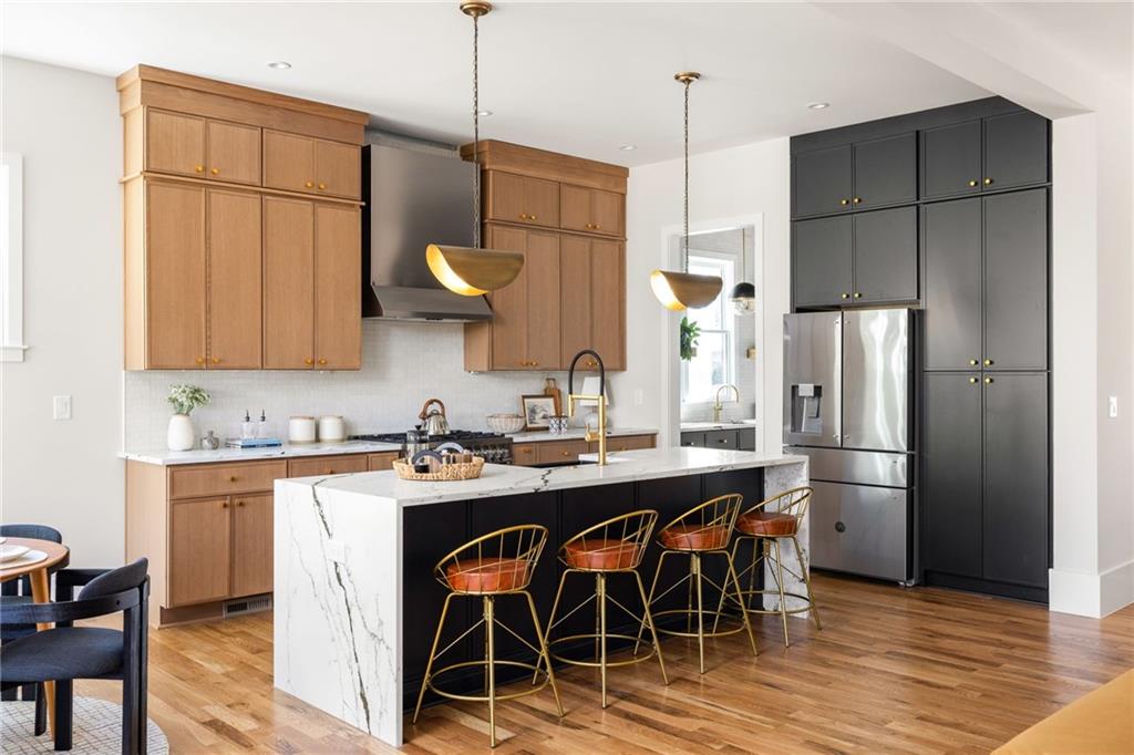 1134 Country Lane NE