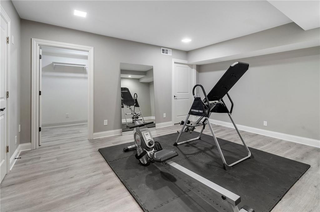 5735 Winterthur Lane