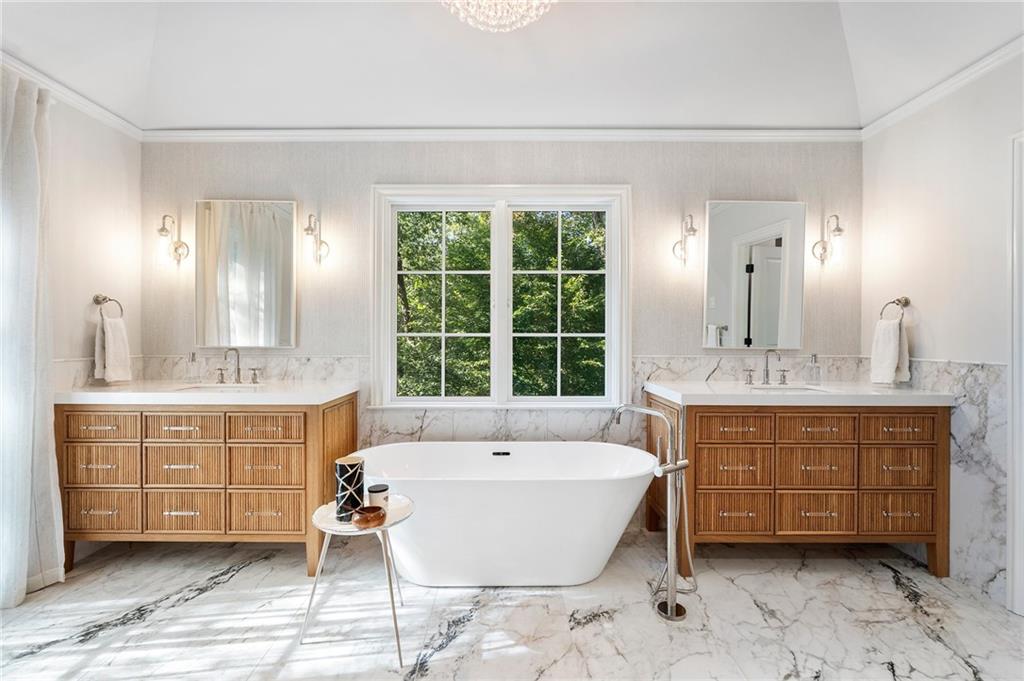 5735 Winterthur Lane