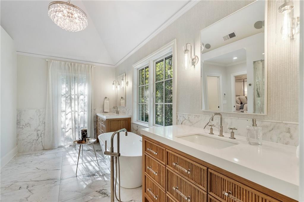 5735 Winterthur Lane