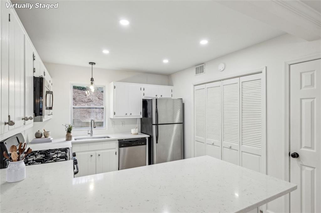 1186 HAVEN BROOK Lane NE