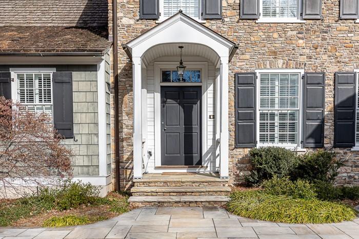 2945 Paces Lake Drive