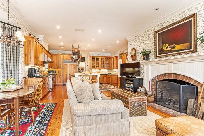 2945 Paces Lake Drive