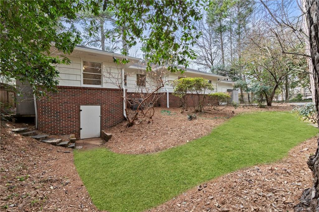 1044 Lindridge Drive NE