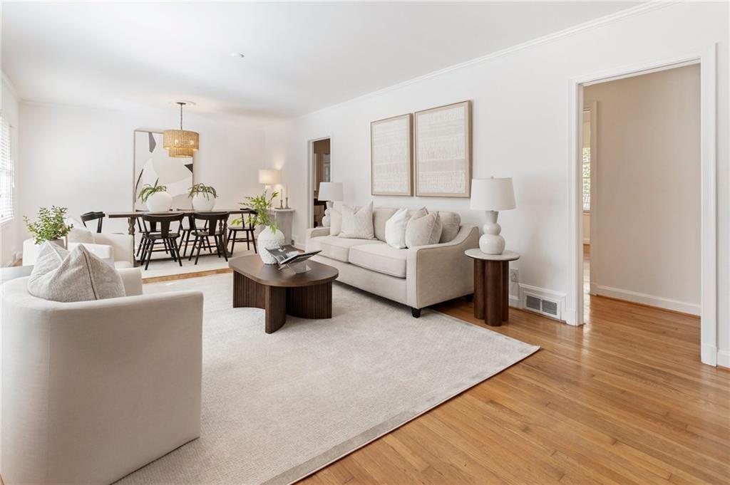 1044 Lindridge Drive NE