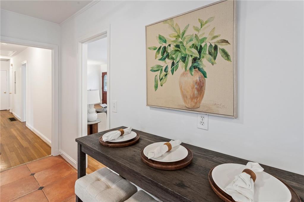 1044 Lindridge Drive NE