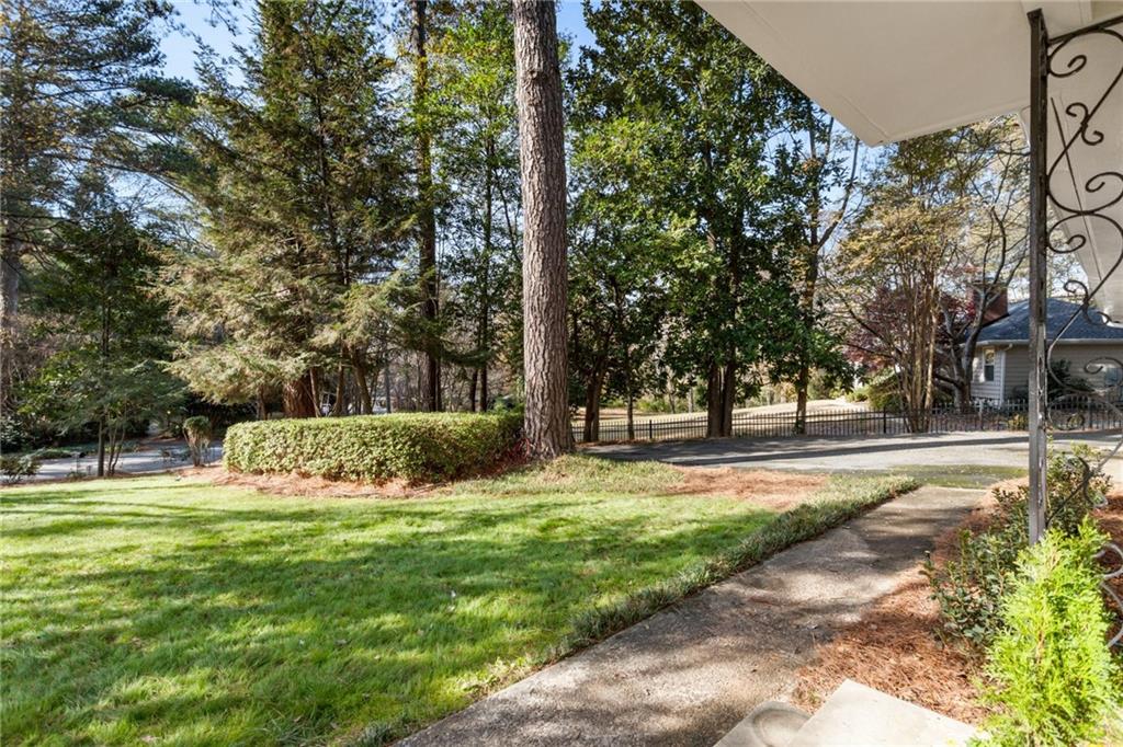 1044 Lindridge Drive NE