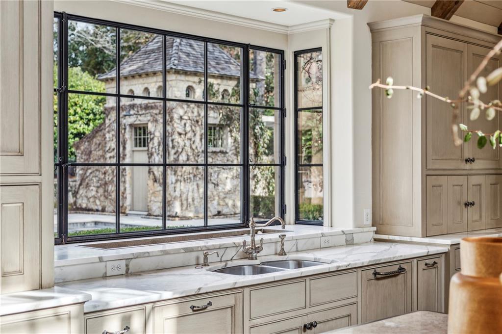 2631 Habersham Road NW