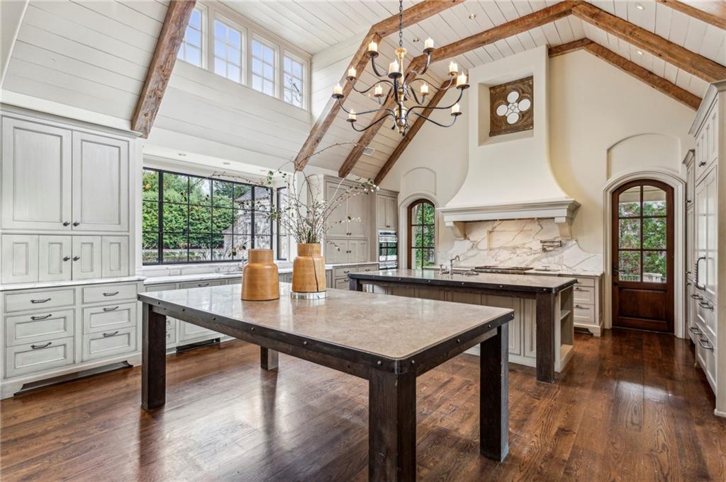 2631 Habersham Road NW