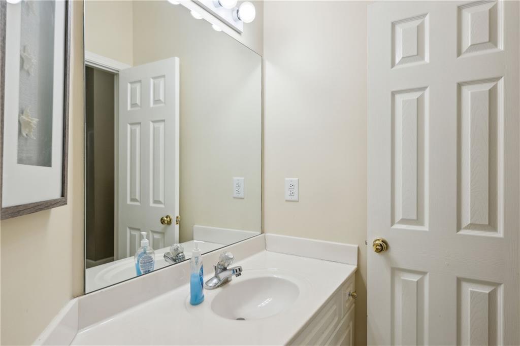 835 Springside Court NE