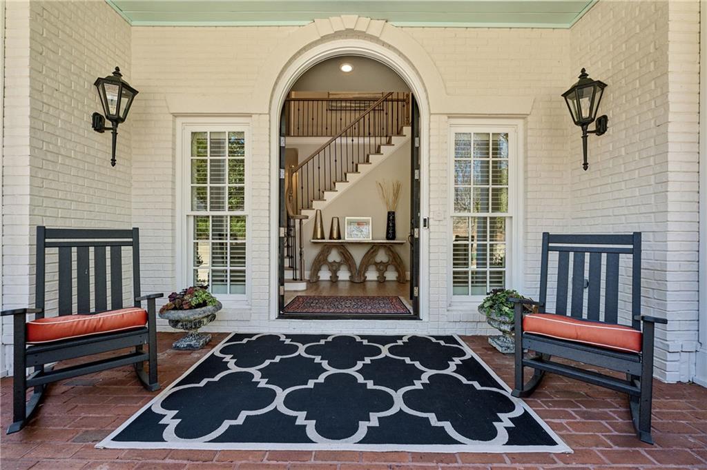 835 Springside Court NE