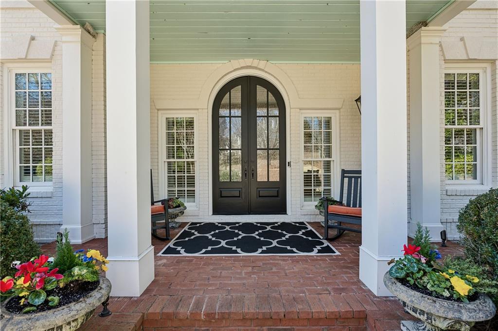 835 Springside Court NE