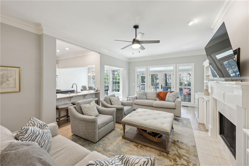 835 Springside Court NE