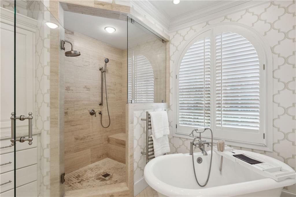 835 Springside Court NE