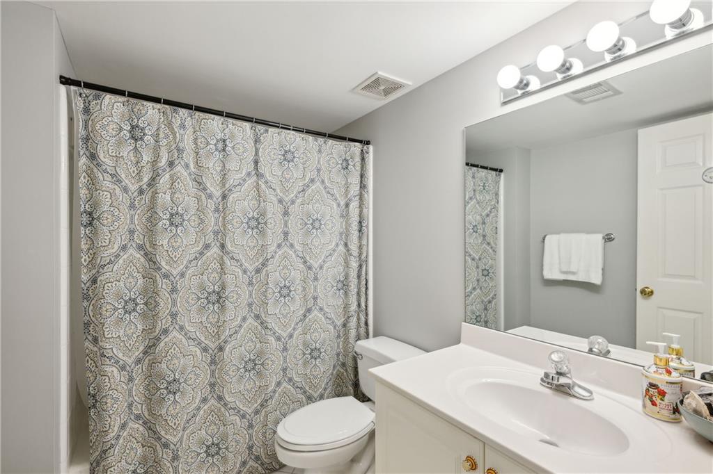 835 Springside Court NE