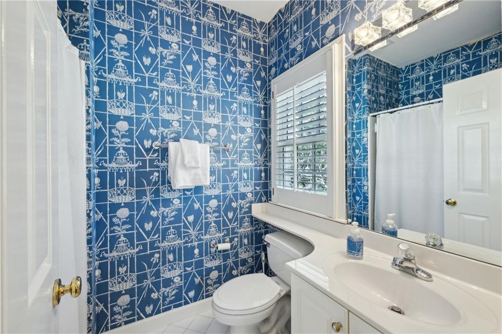 835 Springside Court NE