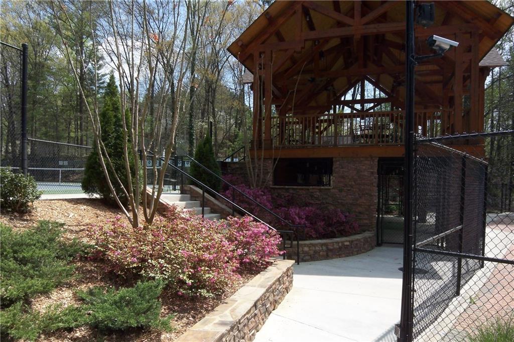 6792 Hunters Trace Circle