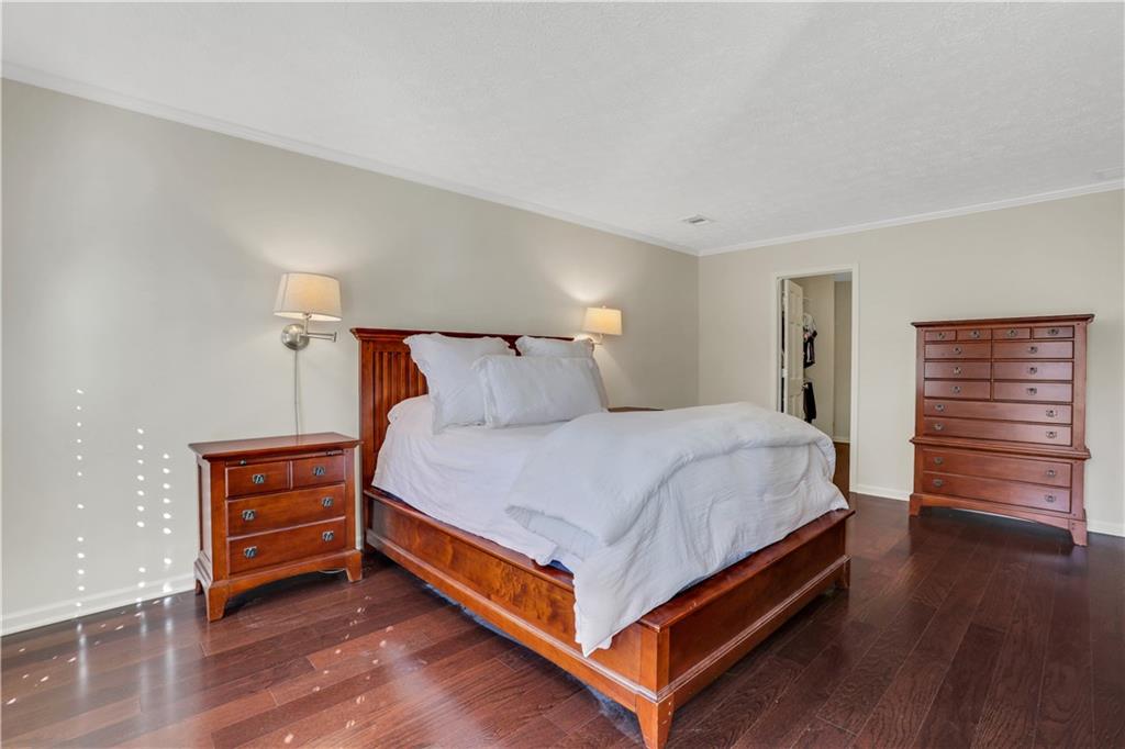 6792 Hunters Trace Circle