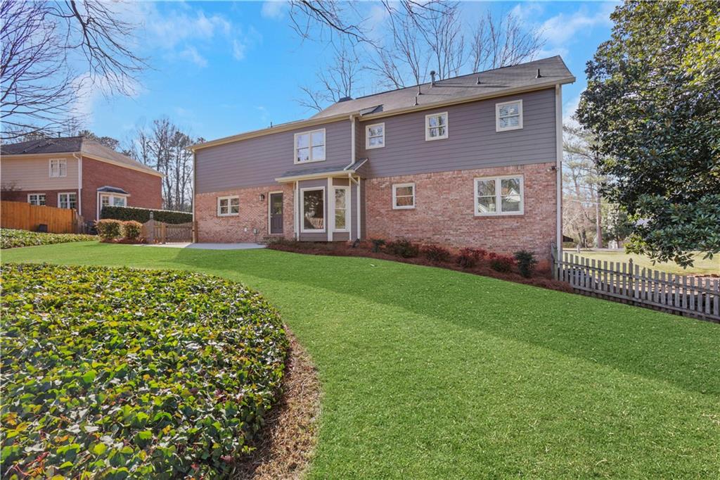 6792 Hunters Trace Circle