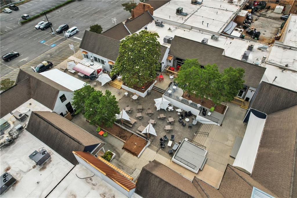 6792 Hunters Trace Circle