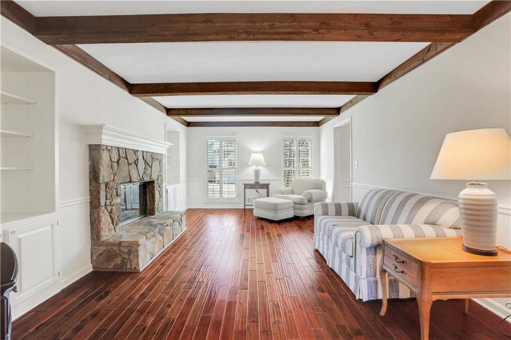 6792 Hunters Trace Circle