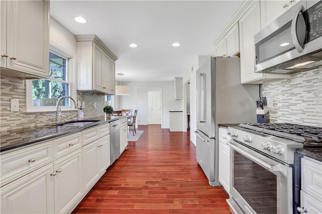 6792 Hunters Trace Circle