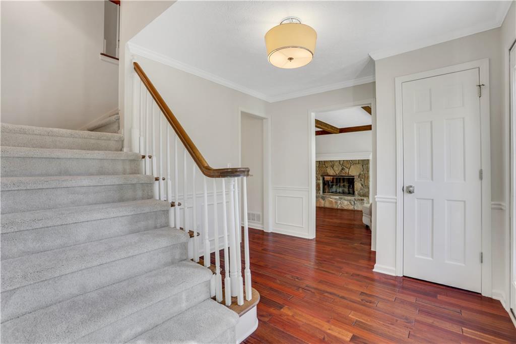 6792 Hunters Trace Circle