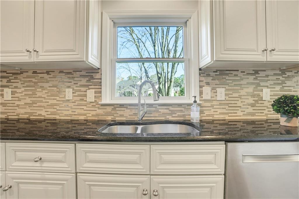 6792 Hunters Trace Circle