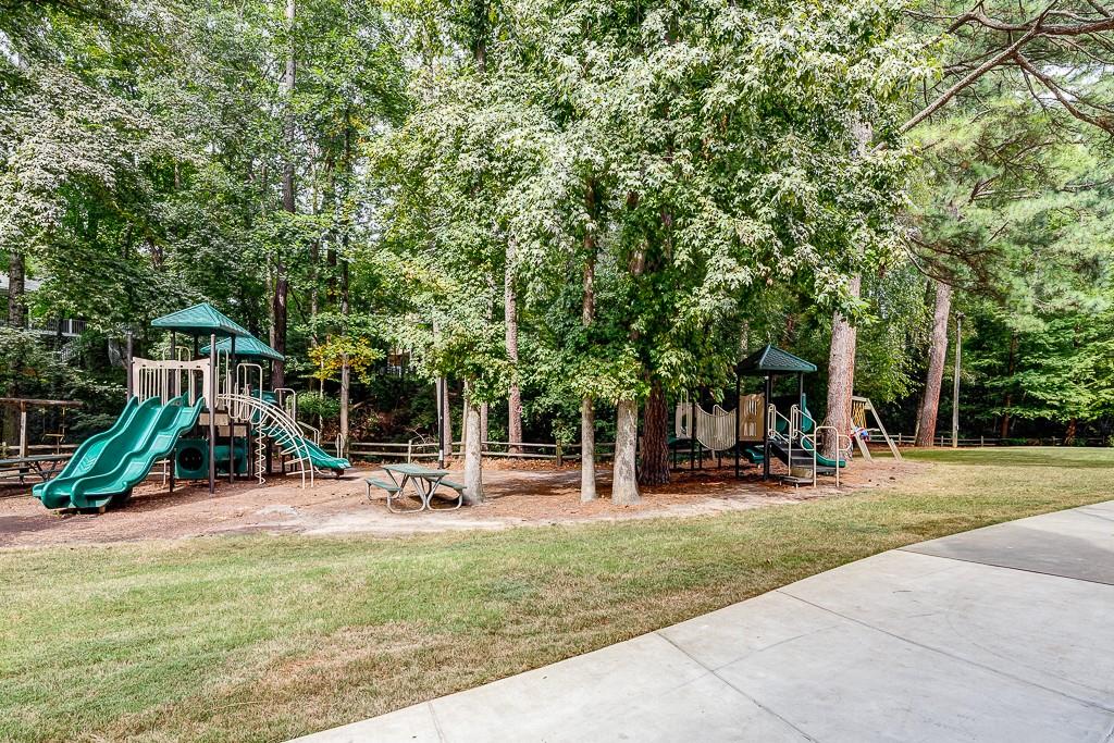 6792 Hunters Trace Circle