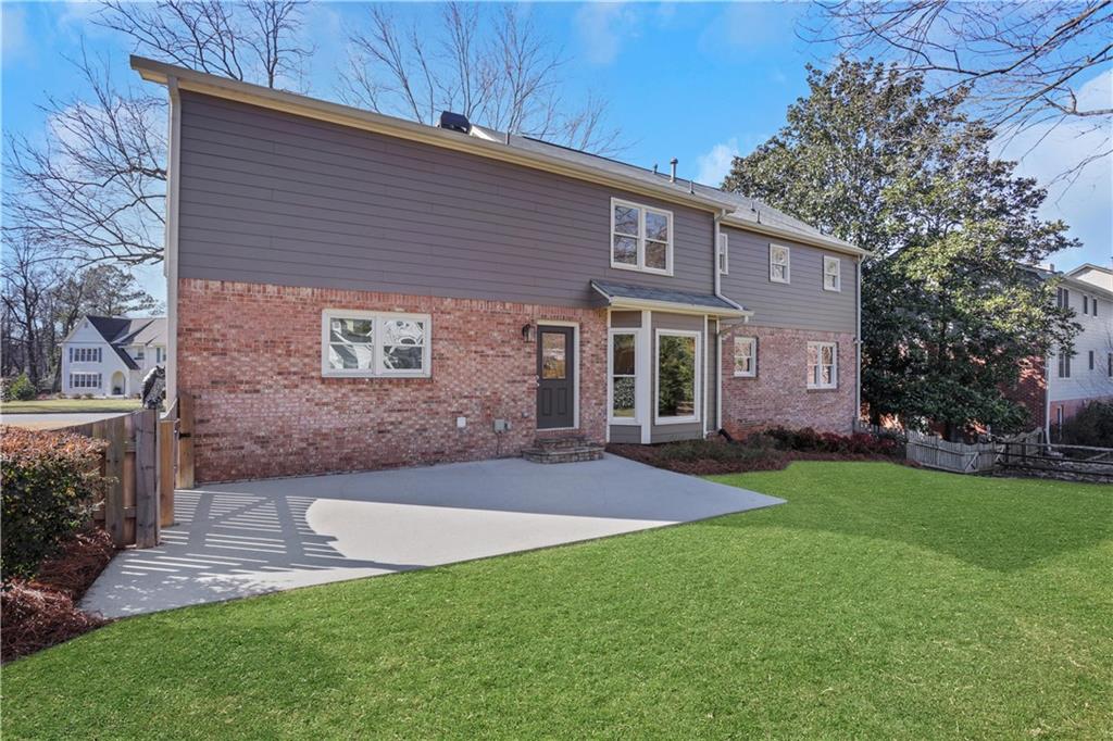 6792 Hunters Trace Circle