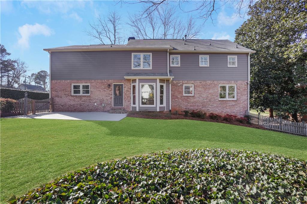 6792 Hunters Trace Circle