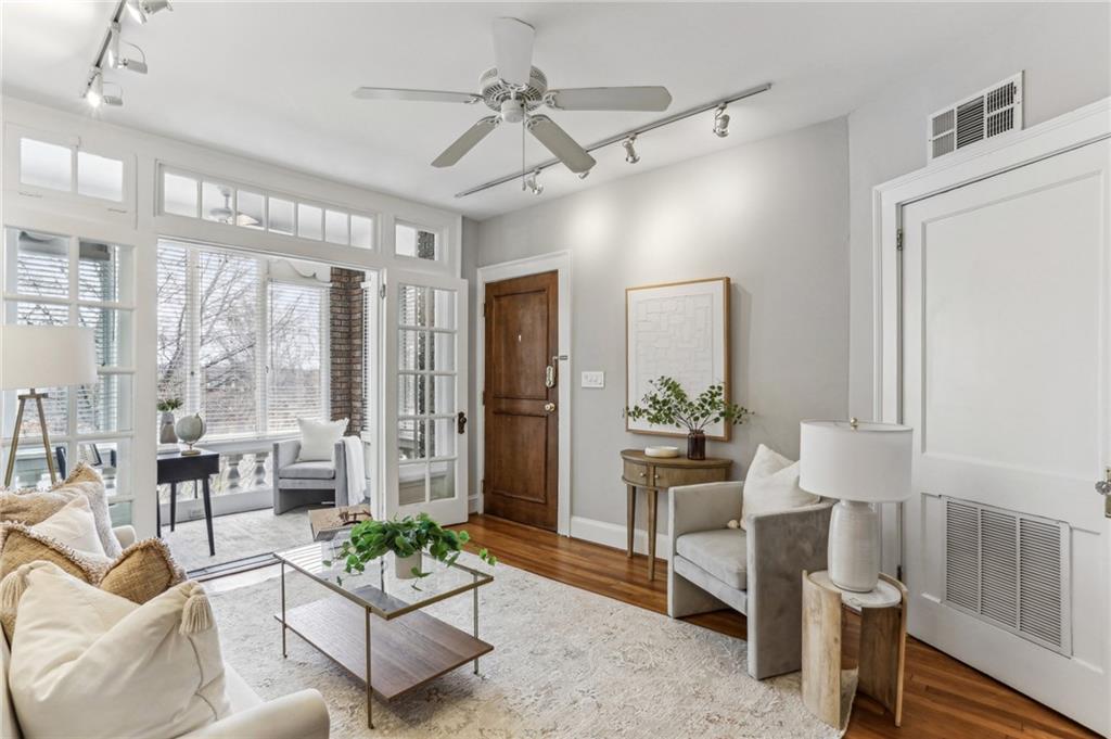 272 14th Street NE Unit 18