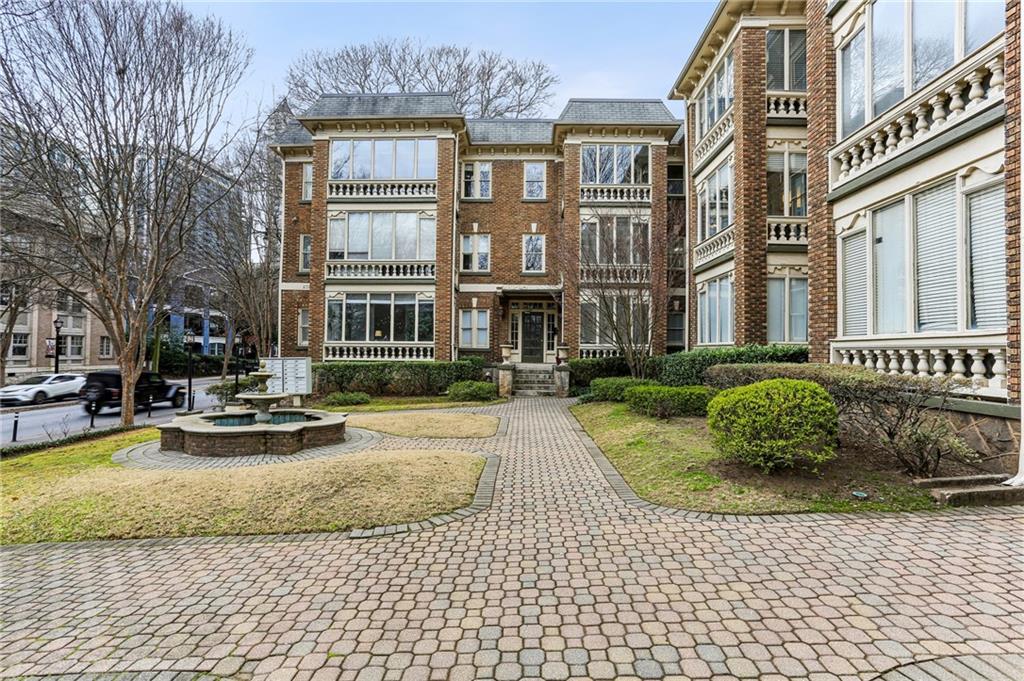 272 14th Street NE Unit 18