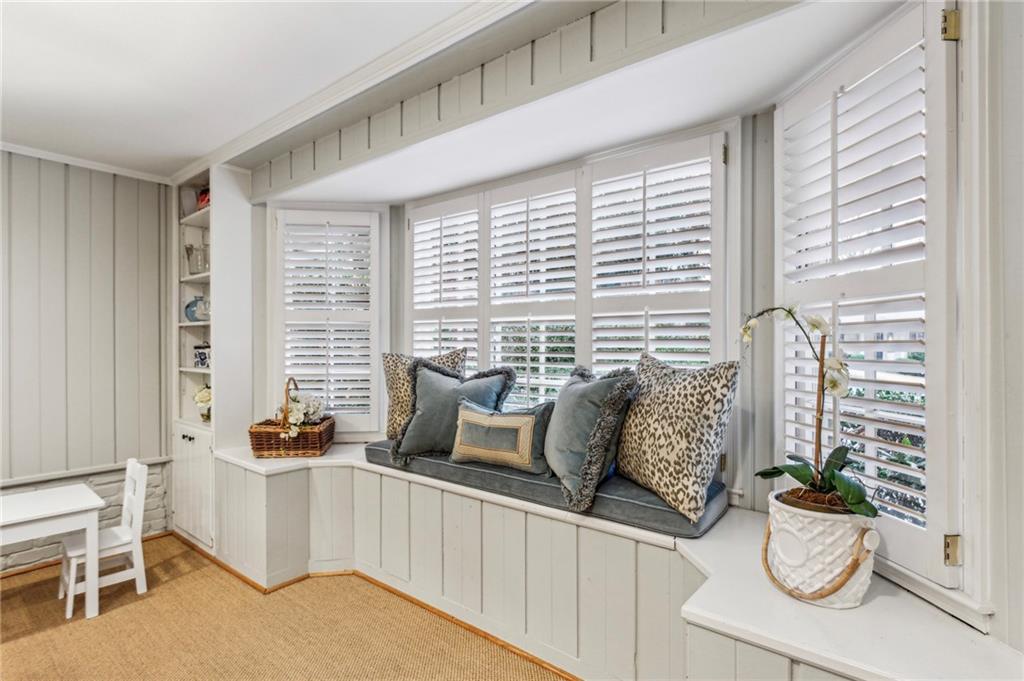 1039 Northcliffe Drive NW