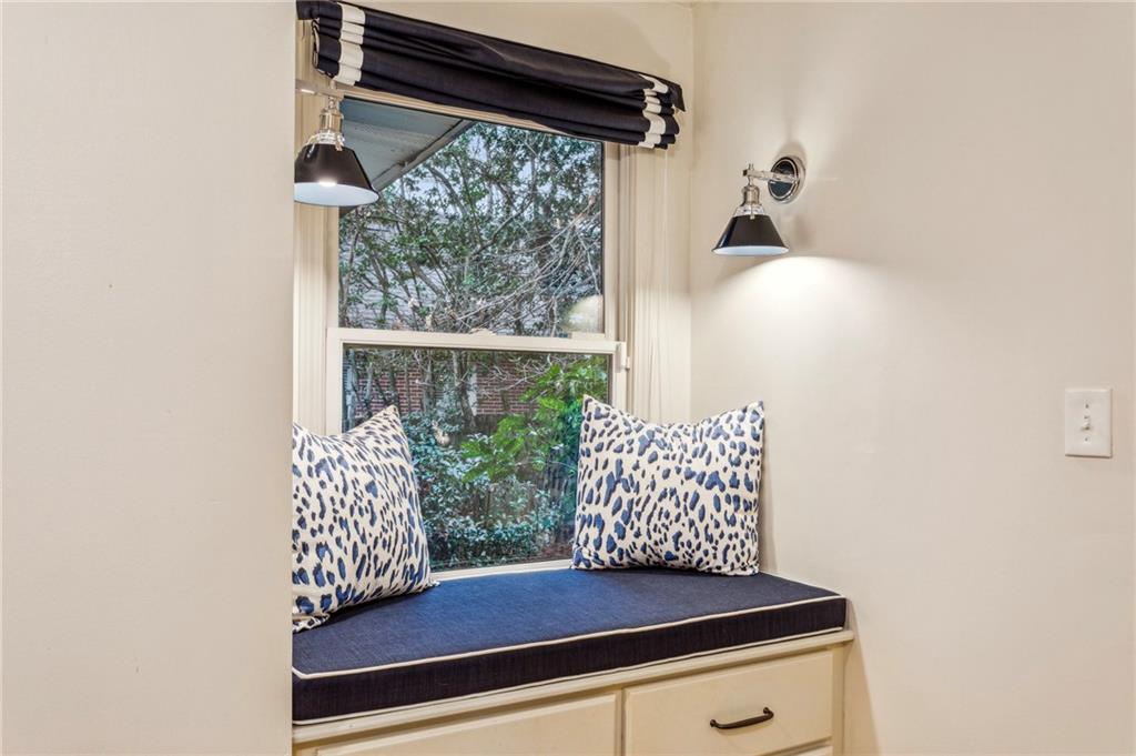 1039 Northcliffe Drive NW