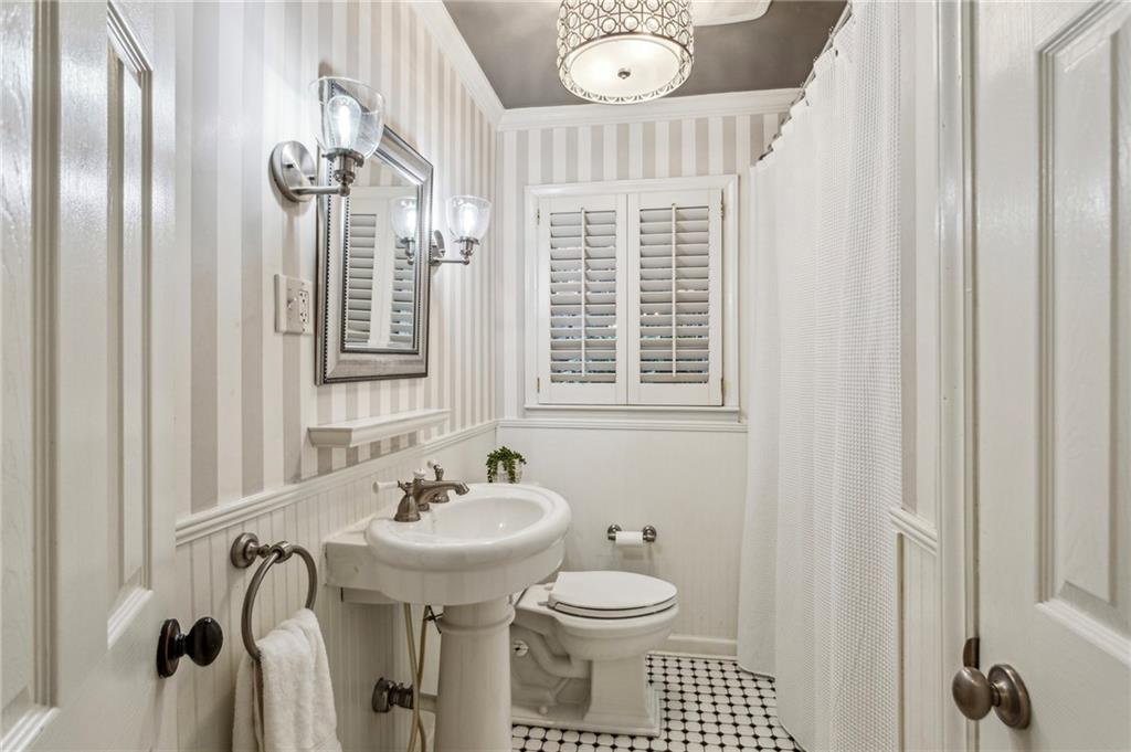 1039 Northcliffe Drive NW